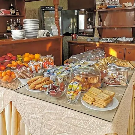 Pineta Hotel *